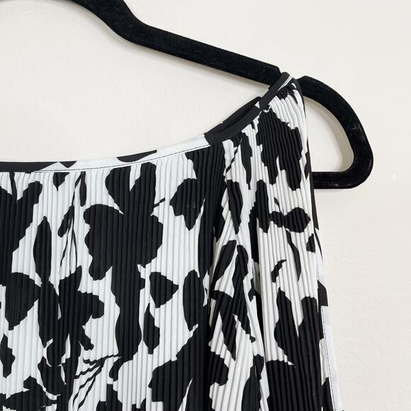 INC International Concepts Cold Shoulder Pleated Floral Blouse Black White M - Picture 3 of 10